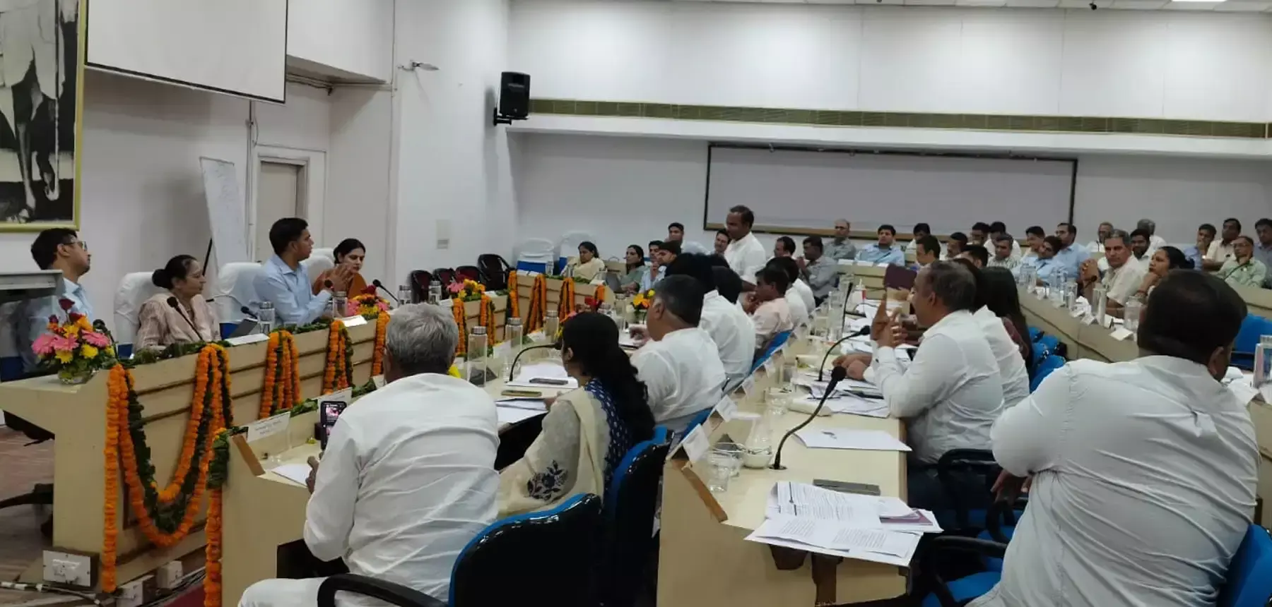 Gurugram: निगम बैठक में प्रशासनिक कार्यों पर उठी बहस Gurugram: निगम बैठक में प्रशासनिक कार्यों पर उठी बहस