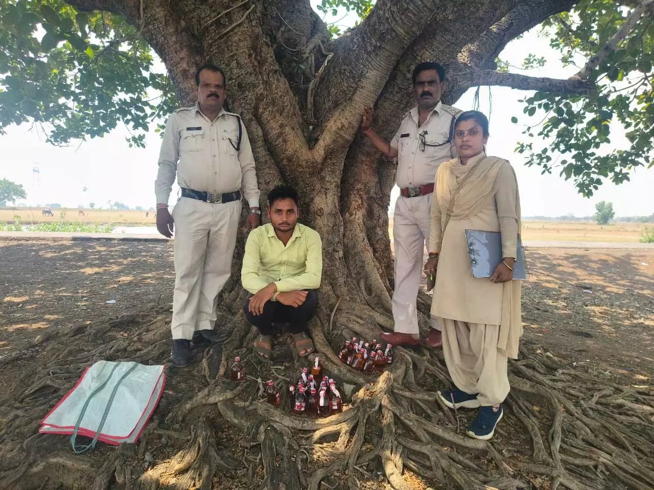 आबकारी विभाग की कार्रवाई, अवैध शराब जब्त आबकारी विभाग की कार्रवाई, अवैध शराब जब्त