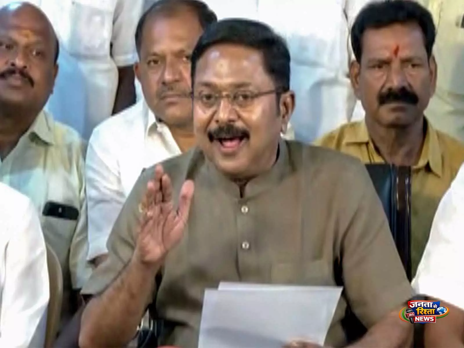 AMMK में बड़ी कार्रवाई, TTV दिनाकरन ने विधायक कामराज को पार्टी से निकाला AMMK में बड़ी कार्रवाई, TTV दिनाकरन ने विधायक कामराज को पार्टी से निकाला