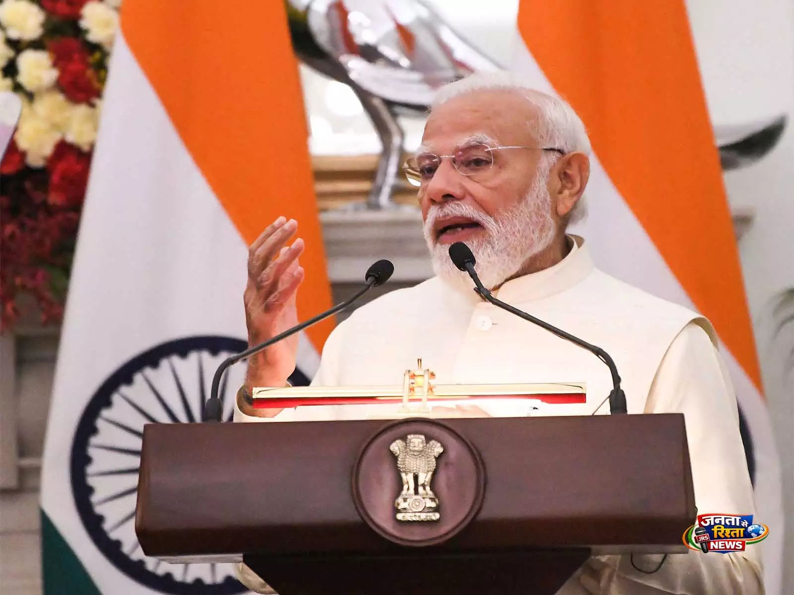 ग्लोबल उथल-पुथल से जूझ रही मज़बूत इकॉनमी में समझदारी के आधार पर बचत की PM मोदी की अपील ग्लोबल उथल-पुथल से जूझ रही मज़बूत इकॉनमी में समझदारी के आधार पर बचत की PM मोदी की अपील