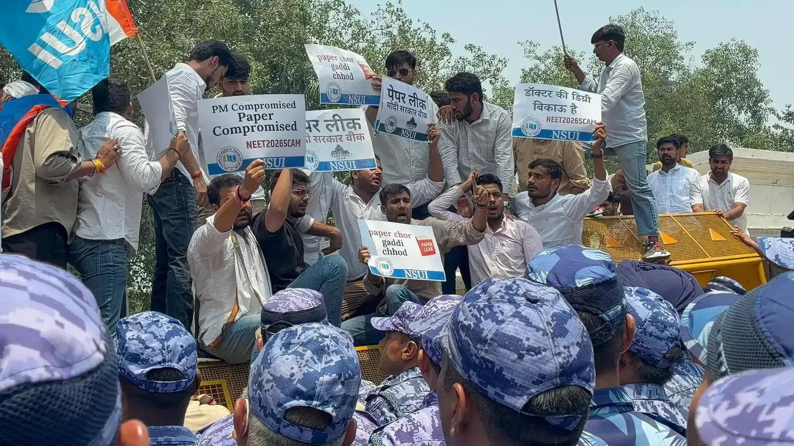 Jaipur: एनएसयूआई ने नीट लीक मामले पर जताया विरोध Jaipur: एनएसयूआई ने नीट लीक मामले पर जताया विरोध
