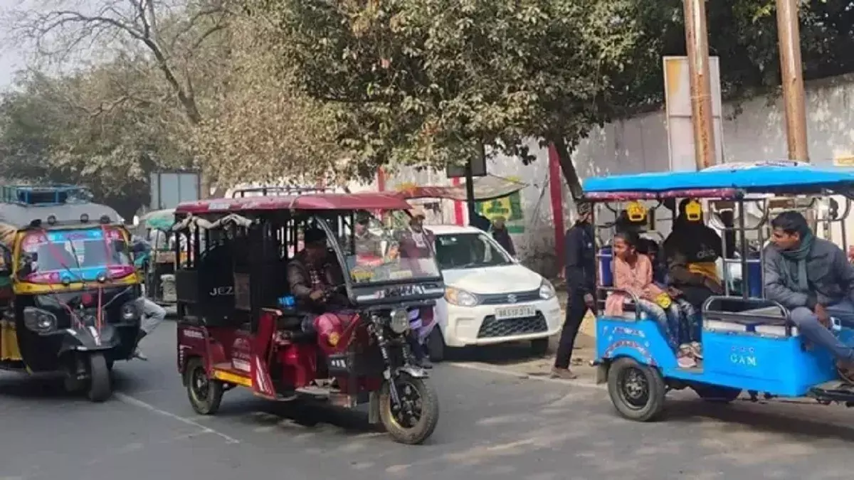 Haridwar: अवैध ई-रिक्शाओं के खिलाफ सख्त अभियान Haridwar: अवैध ई-रिक्शाओं के खिलाफ सख्त अभियान