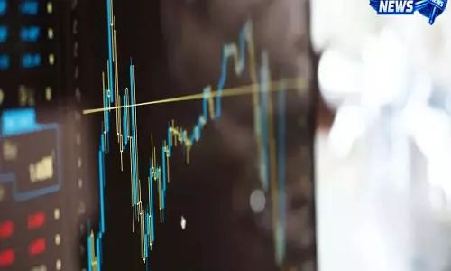 Market fluctuations: सेंसेक्स-निफ्टी स्थिर, टाइटन में बिकवाली से बैंकिंग सेक्टर दबाव में Market fluctuations: सेंसेक्स-निफ्टी स्थिर, टाइटन में बिकवाली से बैंकिंग सेक्टर दबाव में