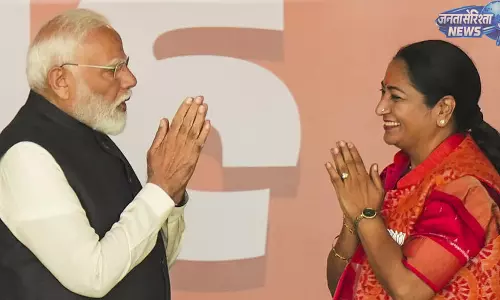 Delhi : सरकारी गाड़ियों पर सीमा, सीएम रेखा गुप्ता भी दायरे में शामिल Delhi : सरकारी गाड़ियों पर सीमा, सीएम रेखा गुप्ता भी दायरे में शामिल