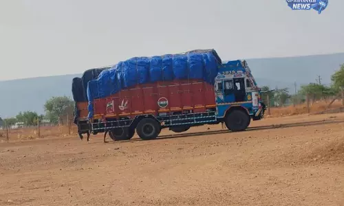 Odisha में छत्तीसगढ़ से अवैध धान परिवहन पर बड़ी कार्रवाई, पदमपुर में दो ट्रक पकड़े गए Odisha में छत्तीसगढ़ से अवैध धान परिवहन पर बड़ी कार्रवाई, पदमपुर में दो ट्रक पकड़े गए