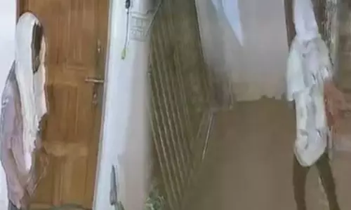कई घरों में एक ही रात चोरी, CCTV फुटेज आया चोरों का