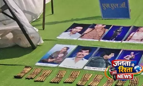 Chhattisgarh में माओवादियों का ठिकाना मिला, भारी मात्रा में हथियार, विस्फोटक और नकदी ज़ब्त Chhattisgarh में माओवादियों का ठिकाना मिला, भारी मात्रा में हथियार, विस्फोटक और नकदी ज़ब्त
