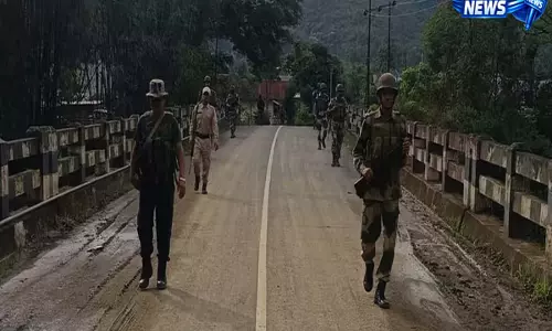 Manipur में सुरक्षा बलों की बड़ी कार्रवाई: मोर्टार, IED और ग्रेनेड बरामद, कई उग्रवादी गिरफ्तार Manipur में सुरक्षा बलों की बड़ी कार्रवाई: मोर्टार, IED और ग्रेनेड बरामद, कई उग्रवादी गिरफ्तार