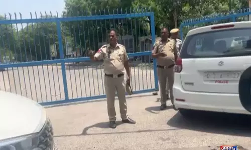 NEET-UG 2026 पेपर लीक मामला: CBI की टीम दिल्ली में NTA के दफ़्तर पहुंची NEET-UG 2026 पेपर लीक मामला: CBI की टीम दिल्ली में NTA के दफ़्तर पहुंची