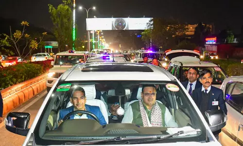 Jaipur: भजनलाल शर्मा ने सुरक्षा काफिले में फिजूल वाहनों पर रोक लगाई Jaipur: भजनलाल शर्मा ने सुरक्षा काफिले में फिजूल वाहनों पर रोक लगाई