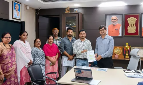 प्लेसमेंट कर्मचारियों की मांगों को लेकर प्लेसमेंट कर्मचारी कल्याण संघ ने आयुक्त संबित मिश्रा से की मुलाकात प्लेसमेंट कर्मचारियों की मांगों को लेकर प्लेसमेंट कर्मचारी कल्याण संघ ने आयुक्त संबित मिश्रा से की मुलाकात