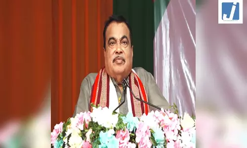 नितिन गडकरी बस से करेंगे सफर, पीएम मोदी की अपील के बाद बड़ा फैसला नितिन गडकरी बस से करेंगे सफर, पीएम मोदी की अपील के बाद बड़ा फैसला