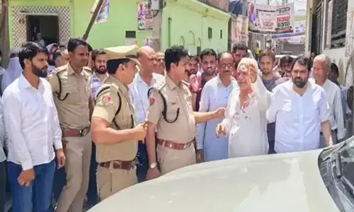 Rewari: रेवाड़ी में जीत के जश्न के दौरान हिंसक झड़प Rewari: रेवाड़ी में जीत के जश्न के दौरान हिंसक झड़प