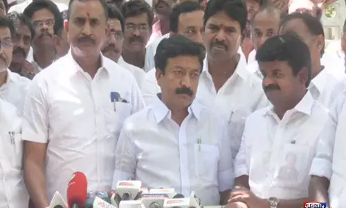 DMK बनाम ADMK टकराव के बीच CV शनमुगम ने EPS के विधानसभा नेता के तौर पर चुनाव को खारिज किया DMK बनाम ADMK टकराव के बीच CV शनमुगम ने EPS के विधानसभा नेता के तौर पर चुनाव को खारिज किया