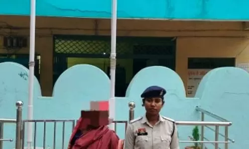 केसीजी पुलिस की कार्रवाई: छुईखदान में गांजा बिक्री मामले में 60 वर्षीय महिला गिरफ्तार