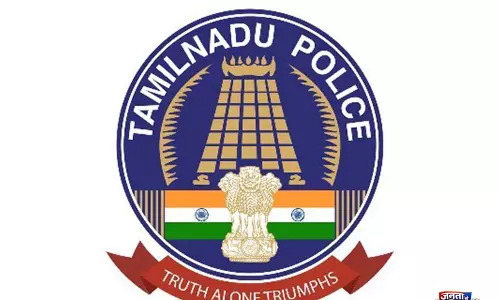 Tamil Nadu: पुलिस ने सामान ले जा रही फाइबर बोट ज़ब्त की, श्रीलंका में तस्करी की कोशिश नाकाम की Tamil Nadu: पुलिस ने सामान ले जा रही फाइबर बोट ज़ब्त की, श्रीलंका में तस्करी की कोशिश नाकाम की