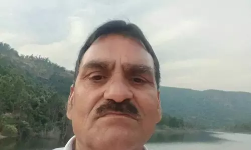 कुमदा-बिश्रामपुर मार्ग पर दर्दनाक हादसा, कारोबारी की मौत कुमदा-बिश्रामपुर मार्ग पर दर्दनाक हादसा, कारोबारी की मौत