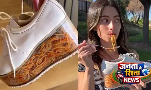 ‘Pasta Shoes’ ट्रेंड ने इंटरनेट को चौंकाया, कई लोगों ने वायरल वीडियो को ‘अस्वच्छ’ बताया ‘Pasta Shoes’ ट्रेंड ने इंटरनेट को चौंकाया, कई लोगों ने वायरल वीडियो को ‘अस्वच्छ’ बताया