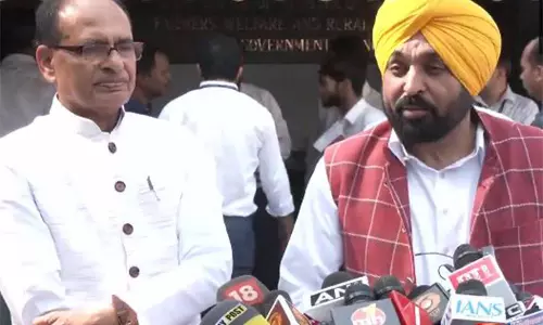 फसल विविधीकरण पर केंद्र और पंजाब साथ मिलकर करेंगे काम: Shivraj फसल विविधीकरण पर केंद्र और पंजाब साथ मिलकर करेंगे काम: Shivraj
