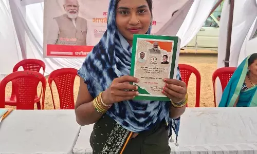 जनसमस्या निवारण शिविर बना सहारा, आवेदन के तुरंत बाद श्रीमती कल्याणी कुर्रे को मिला राशन कार्ड जनसमस्या निवारण शिविर बना सहारा, आवेदन के तुरंत बाद श्रीमती कल्याणी कुर्रे को मिला राशन कार्ड