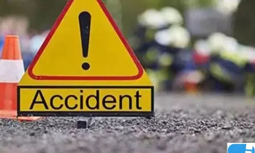 बारात जा रहे युवकों को बोलेरो ने मारी टक्कर, 4 युवकों की मौत बारात जा रहे युवकों को बोलेरो ने मारी टक्कर, 4 युवकों की मौत