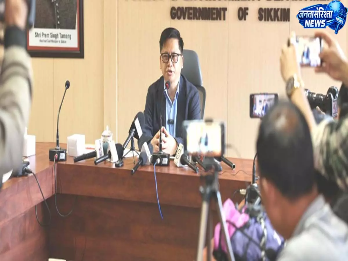 Sikkim: वन विभाग ने बुलबुलय में अतिक्रमण विरोधी अभियान चलाया Sikkim: वन विभाग ने बुलबुलय में अतिक्रमण विरोधी अभियान चलाया