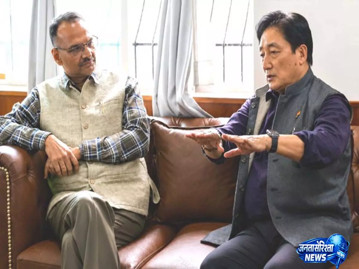 Sikkim: लाचेन के निवासियों ने तारामचू फुटब्रिज की जल्द मरम्मत की मांग, सुरंग निर्माण का समाधान प्रस्तावित Sikkim: लाचेन के निवासियों ने तारामचू फुटब्रिज की जल्द मरम्मत की मांग, सुरंग निर्माण का समाधान प्रस्तावित