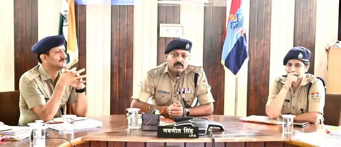 Haridwar: पुलिस ने नशा तस्करों के खिलाफ अभियान तेज किया Haridwar: पुलिस ने नशा तस्करों के खिलाफ अभियान तेज किया