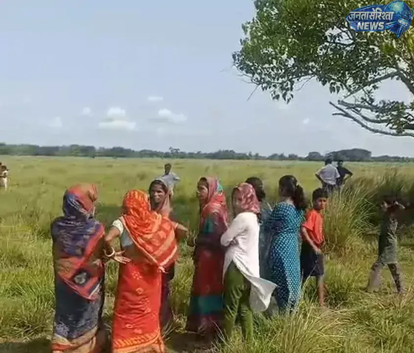 Odisha : जाजपुर में पेड़ से लटके मिले युवक-युवती के शव Odisha : जाजपुर में पेड़ से लटके मिले युवक-युवती के शव