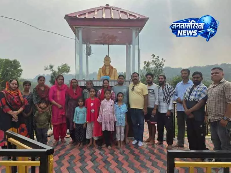 Palampur सुलह के बाद शहीद स्मारक का निर्माण, उद्घाटन में सामाजिक कार्यकर्ता Palampur सुलह के बाद शहीद स्मारक का निर्माण, उद्घाटन में सामाजिक कार्यकर्ता