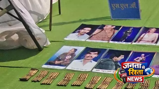 Chhattisgarh में माओवादियों का ठिकाना मिला, भारी मात्रा में हथियार, विस्फोटक और नकदी ज़ब्त Chhattisgarh में माओवादियों का ठिकाना मिला, भारी मात्रा में हथियार, विस्फोटक और नकदी ज़ब्त