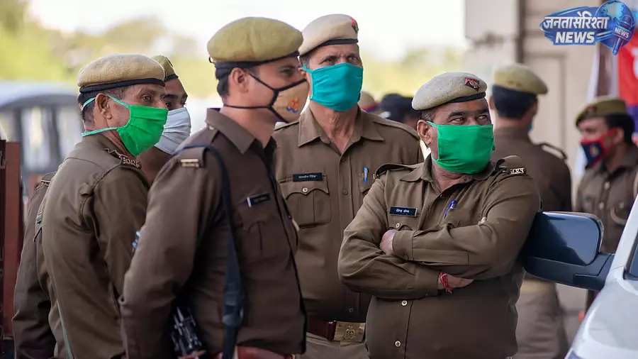 UP : सोनभद्र में इंटर-स्टेट साइबर क्राइम रैकेट का भंडाफोड़, पांच गिरफ्तार UP : सोनभद्र में इंटर-स्टेट साइबर क्राइम रैकेट का भंडाफोड़, पांच गिरफ्तार