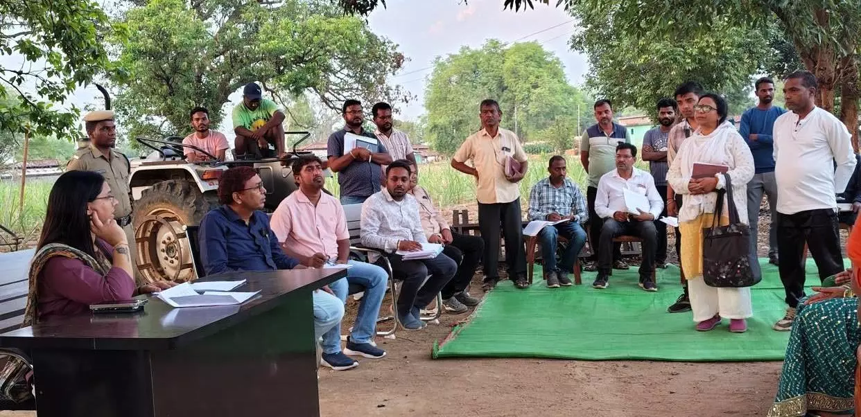 प्रधानमंत्री आवास निर्माण तेजी से पूरा कराने लगी जनचौपाल प्रधानमंत्री आवास निर्माण तेजी से पूरा कराने लगी जनचौपाल