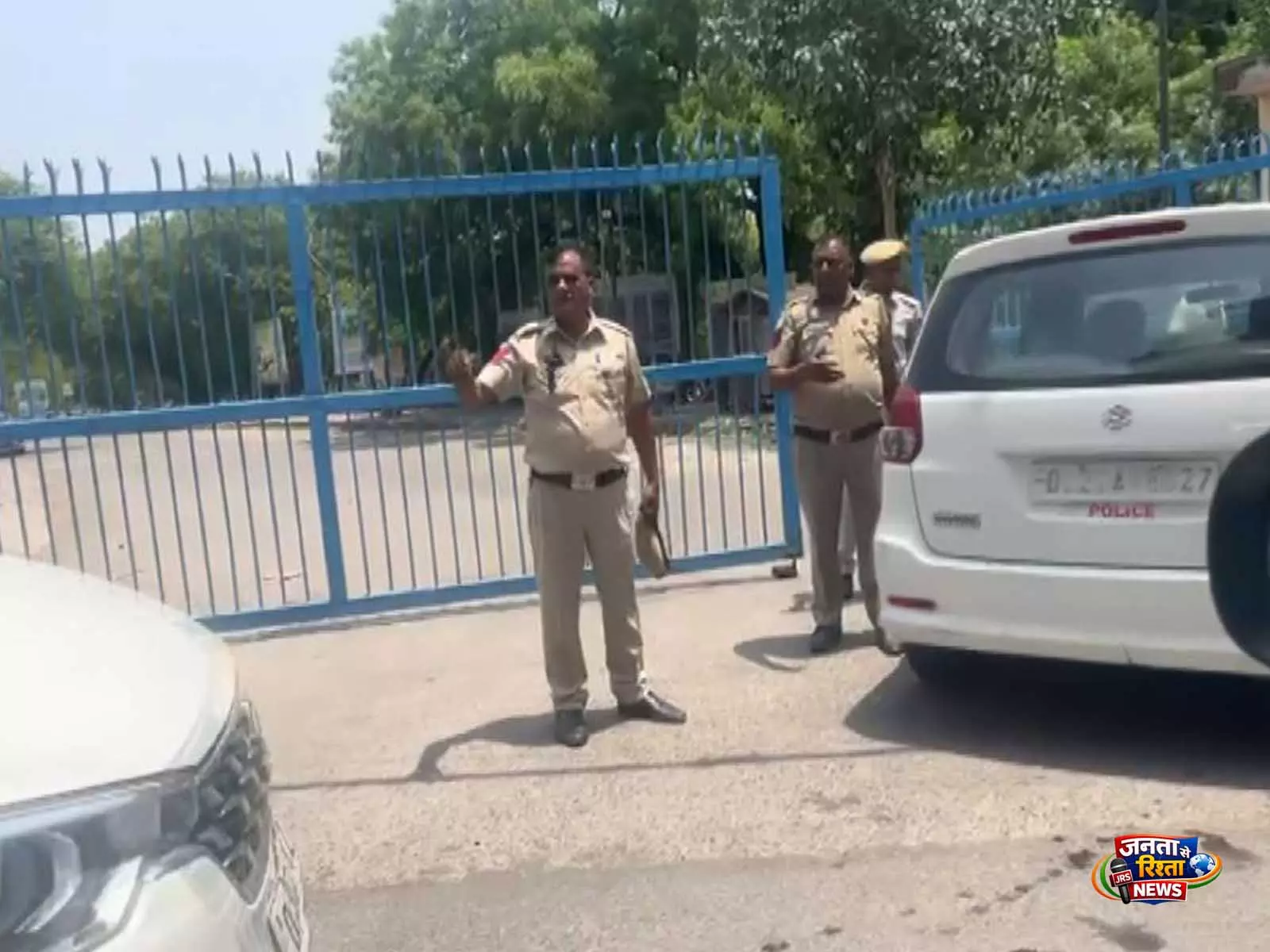 NEET-UG 2026 पेपर लीक मामला: CBI की टीम दिल्ली में NTA के दफ़्तर पहुंची NEET-UG 2026 पेपर लीक मामला: CBI की टीम दिल्ली में NTA के दफ़्तर पहुंची