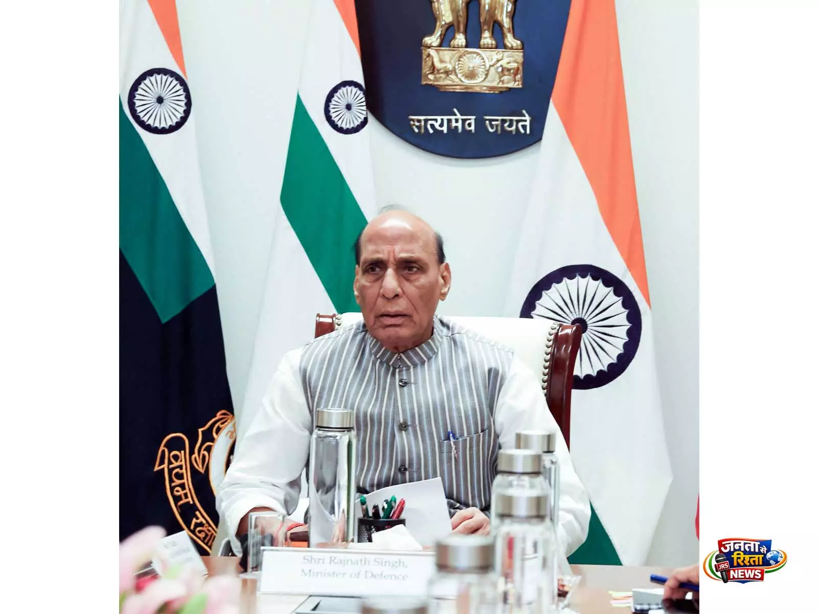 रक्षा मंत्री राजनाथ सिंह ने PM की अपील के बाद अपना काफिला छोटा किया रक्षा मंत्री राजनाथ सिंह ने PM की अपील के बाद अपना काफिला छोटा किया