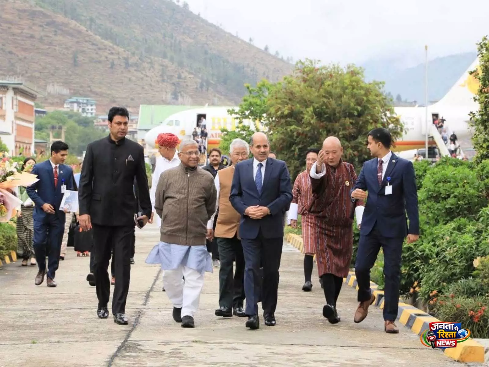 BJP सांसद बिप्लब कुमार देब भूटान जाने वाले संसदीय प्रतिनिधिमंडल का नेतृत्व कर रहे BJP सांसद बिप्लब कुमार देब भूटान जाने वाले संसदीय प्रतिनिधिमंडल का नेतृत्व कर रहे