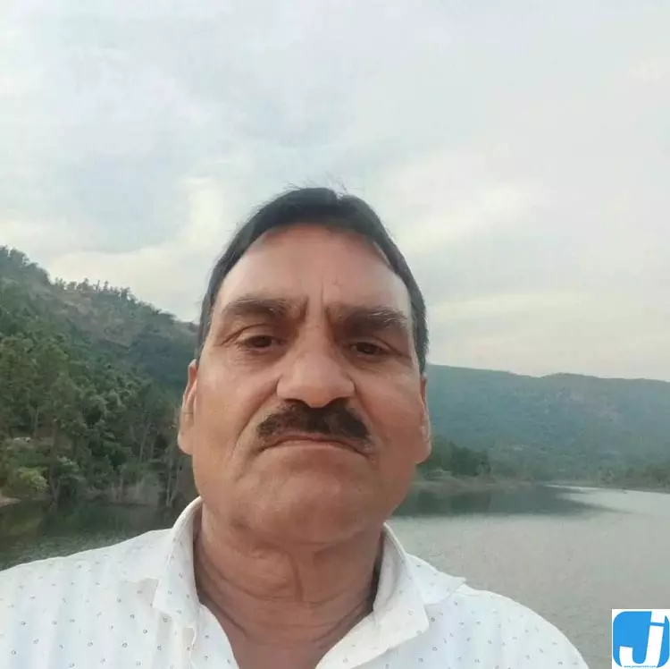 कुमदा-बिश्रामपुर मार्ग पर दर्दनाक हादसा, कारोबारी की मौत कुमदा-बिश्रामपुर मार्ग पर दर्दनाक हादसा, कारोबारी की मौत