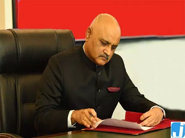 CBI निदेशक प्रवीण सूद का कार्यकाल फिर बढ़ा, केंद्र सरकार ने एक साल का दिया एक्सटेंशन CBI निदेशक प्रवीण सूद का कार्यकाल फिर बढ़ा, केंद्र सरकार ने एक साल का दिया एक्सटेंशन