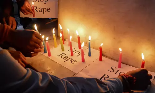Delhi : स्लीपर बस के अंदर महिला से कथित दुष्कर्म, दो आरोपी गिरफ्तार Delhi : स्लीपर बस के अंदर महिला से कथित दुष्कर्म, दो आरोपी गिरफ्तार