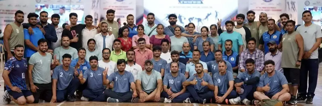 Hisar: कुश्ती में 10 पदक जीत खिलाड़ियों ने बढ़ाया मान Hisar: कुश्ती में 10 पदक जीत खिलाड़ियों ने बढ़ाया मान