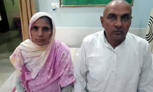 Hansi: जमीन विवाद पर थाने में तनाव और धक्का-मुक्की Hansi: जमीन विवाद पर थाने में तनाव और धक्का-मुक्की