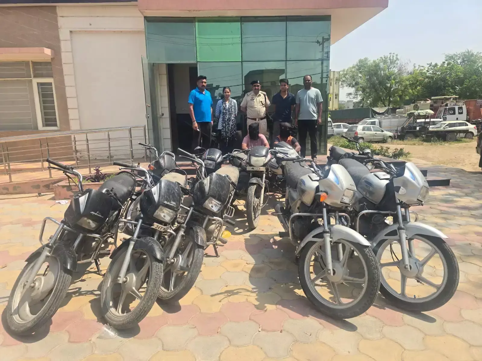 Sirsa: पुलिस ने वाहन चोरी गिरोह का भंडाफोड़ किया Sirsa: पुलिस ने वाहन चोरी गिरोह का भंडाफोड़ किया