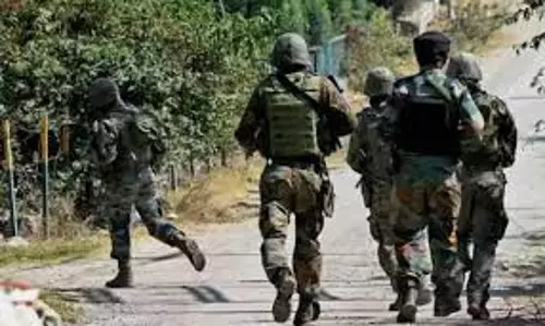 Jammu: किश्तवाड़ में सेना की ऑपरेशनल तैयारियों की समीक्षा Jammu: किश्तवाड़ में सेना की ऑपरेशनल तैयारियों की समीक्षा