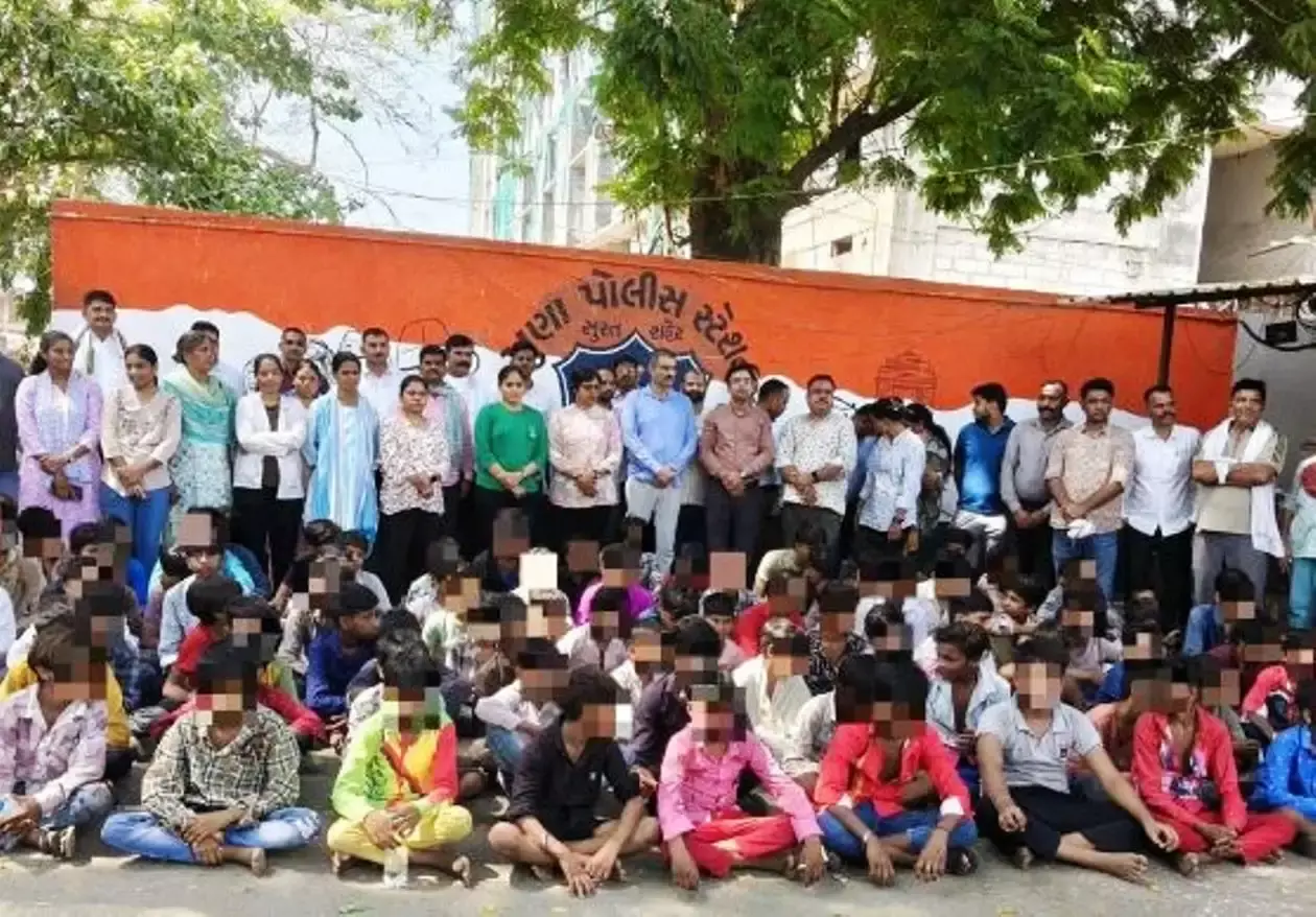 Udaipur: 90 बाल श्रमिकों को सूरत से मुक्त कराया गया Udaipur: 90 बाल श्रमिकों को सूरत से मुक्त कराया गया