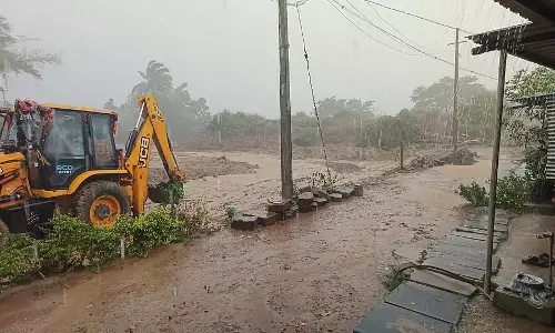 Karnataka : बेलगावी और हावेरी में बारिश और ओलावृष्टि, कई इलाकों में जनजीवन प्रभावित