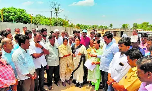 मेलापल्ली में ₹12 करोड़ के 66/11 KV सब-पावर स्टेशन का निरीक्षण, 30 गांवों को मिलेगा लाभ मेलापल्ली में ₹12 करोड़ के 66/11 KV सब-पावर स्टेशन का निरीक्षण, 30 गांवों को मिलेगा लाभ