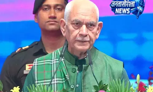Srinagar एलजी ने सीमावर्ती गांवों के लिए समृद्धि का वादा किया