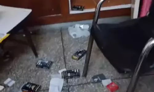 स्कूल में सेक्स रैकेट का भंडाफोड़ Video, 3 महिलाएं और 2 पुरुष गिररफ्तार