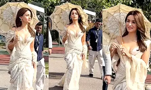 Alia Bhatts Cannes 2026 look: देसी ड्रामा, आइवरी साड़ी और ट्रेडिशनल ज्वैलरी