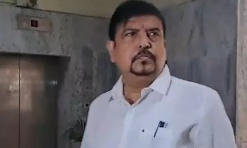 Kolkata: सुजीत बोस के करीबी संस्थानों पर करोड़ों के लेनदेन का आरोप Kolkata: सुजीत बोस के करीबी संस्थानों पर करोड़ों के लेनदेन का आरोप